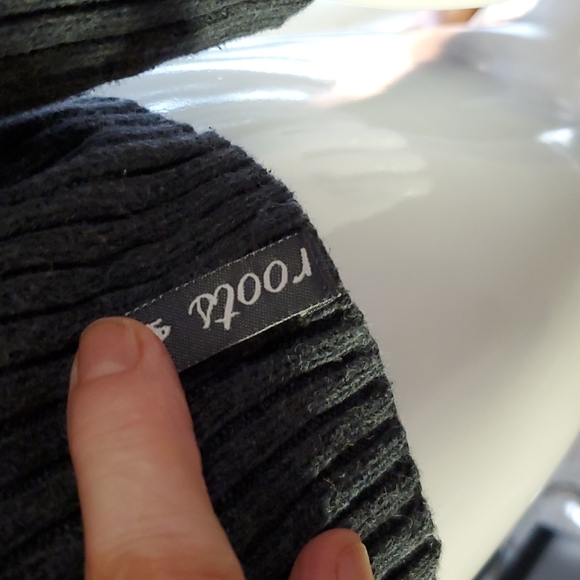 Roots fitted sweater - Picture 3 of 7